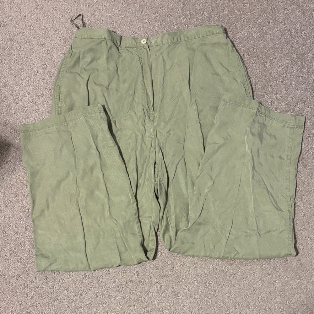 Valerie Stevens Women's Sage Green Cargo Pants